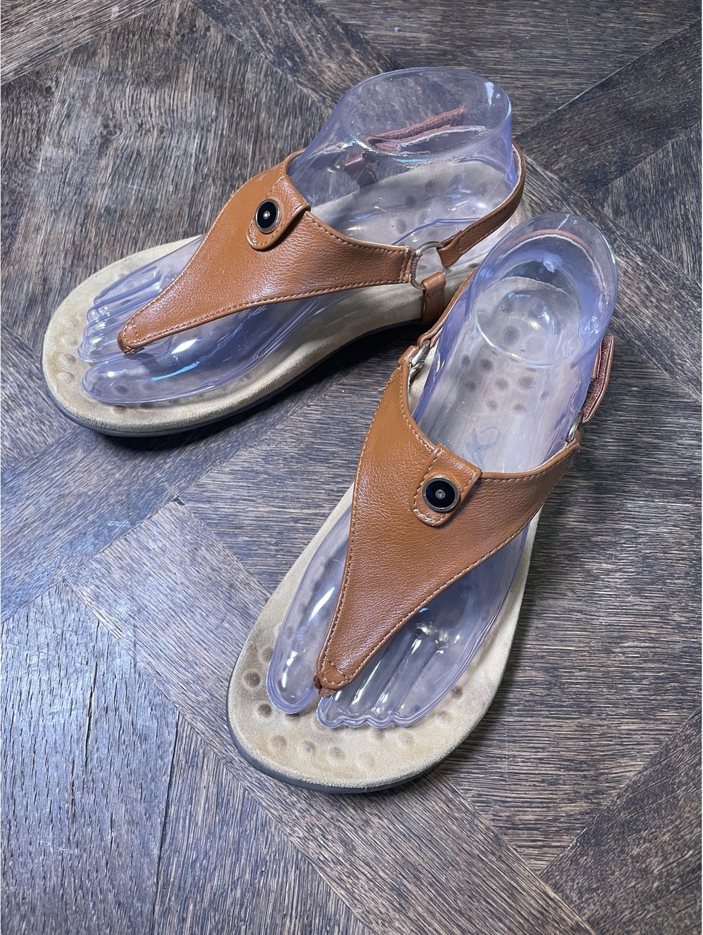 Athlefit canal/tan leather thing sandal women’s size 7.5